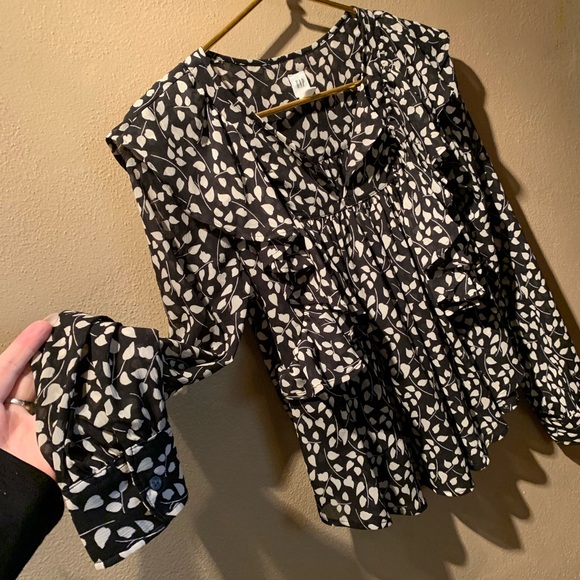 Black & White Chiffon Floral Blouse w/ Ruffles XS - Picture 3 of 8